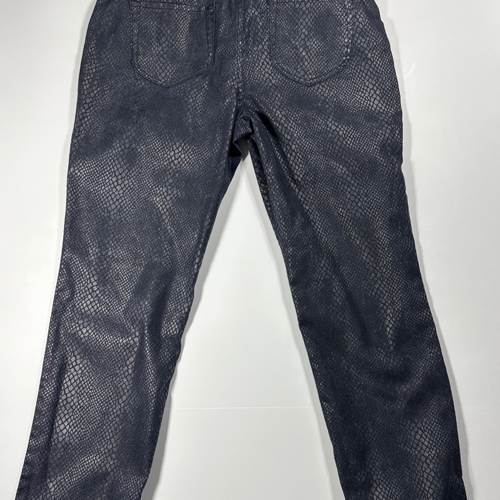 Woman’s Vintage Chicos Platinum Denim Lizard Print Jeans Size 1.5 Short​​ - Picture 7 of 7